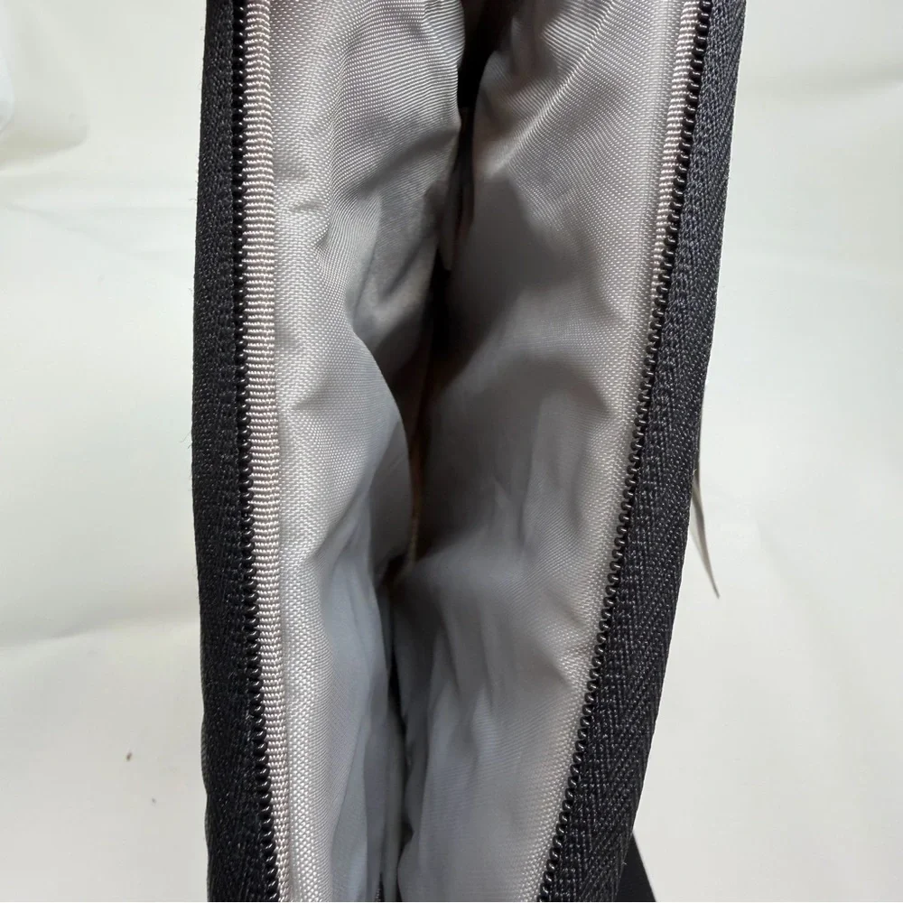 NEW BRENTHAVEN BLACK TABLET HARD CROSSBODY/SHOULDER CASE